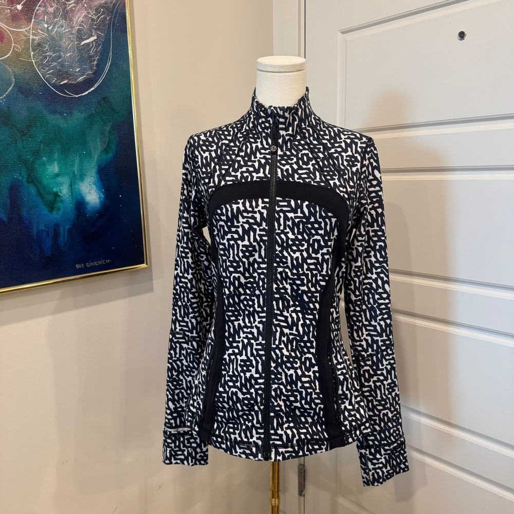 Lululemon Define Jacket Black White Geometric Maze Print Size 8 Full Zip EUC